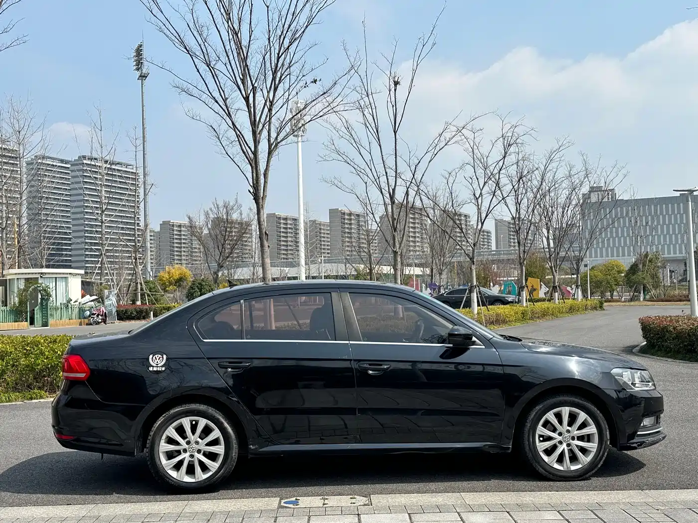 Volkswagen Lavida 2015 1.6L Automatic Comfort Edition фото 7