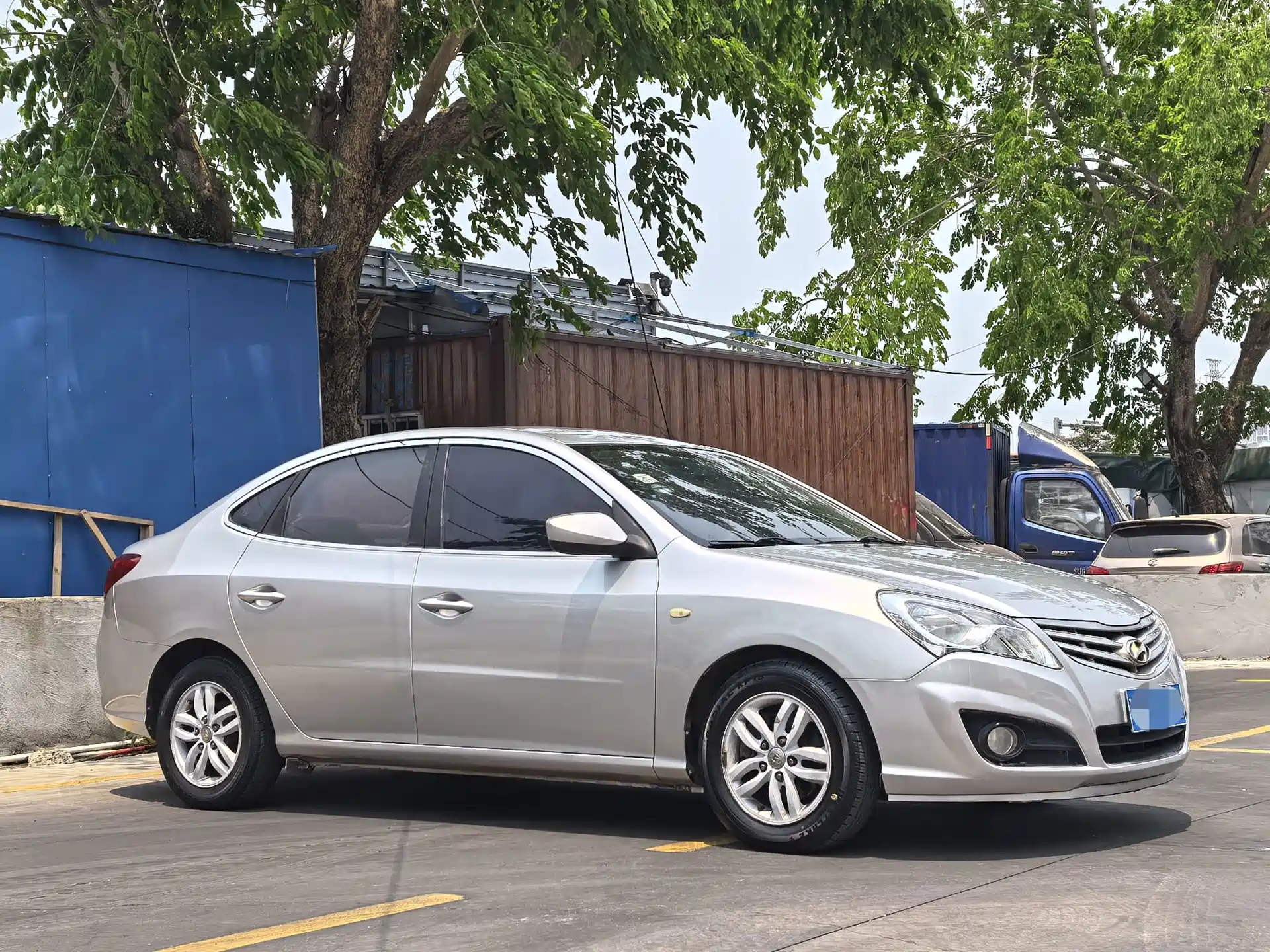 Фото 3 - Hyundai Elantra