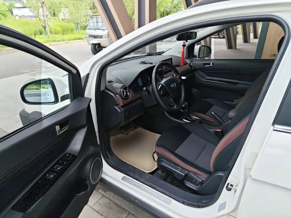 BAIC Changhe Q25 2017 2016 1.5L Automatic Le Hui Edition