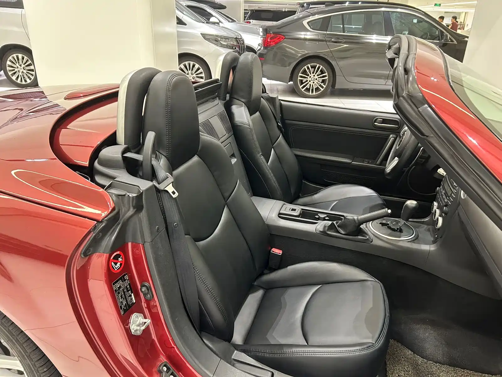 Photo 7 - Mazda MX-5