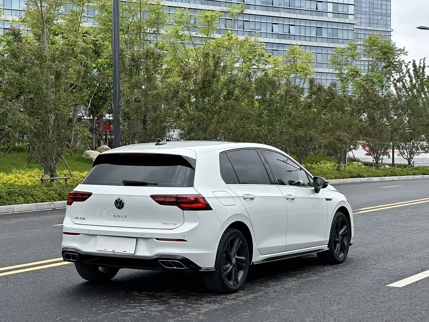 Volkswagen Golf 2023 280TSI DSG R-Line Lite фото 17