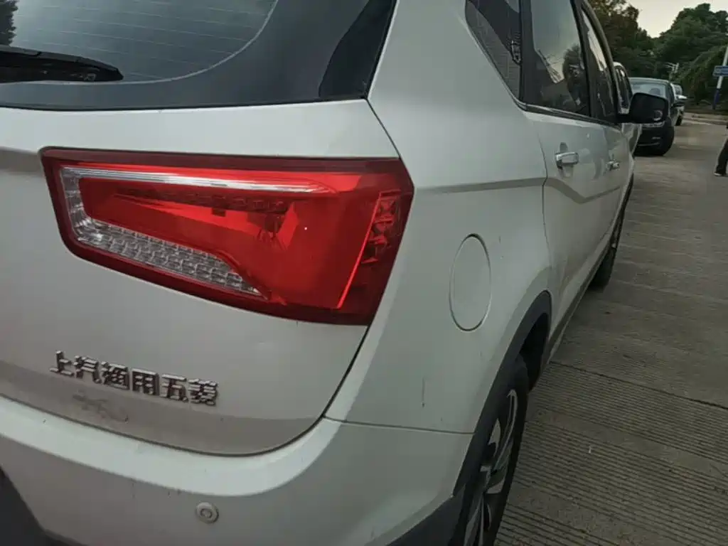 Baojun 560 2017 2016 1.8L iAMT Luxury