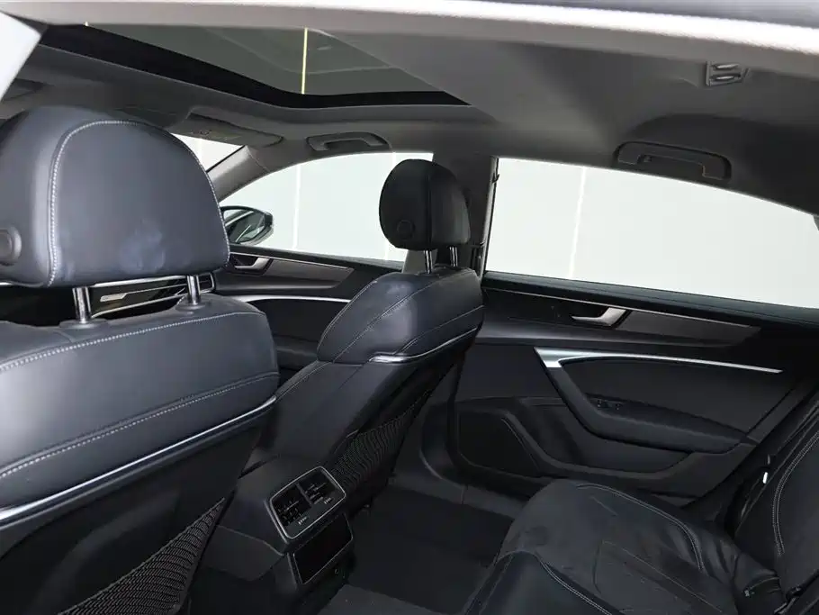 Audi A7L 2024 45TFSI S-line Dream Edition Crystal Package фото 19