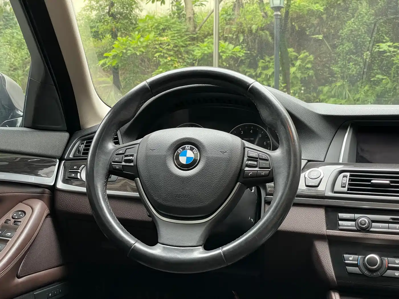 BMW 5 Series 2014 525Li Luxury Design Package фото 17