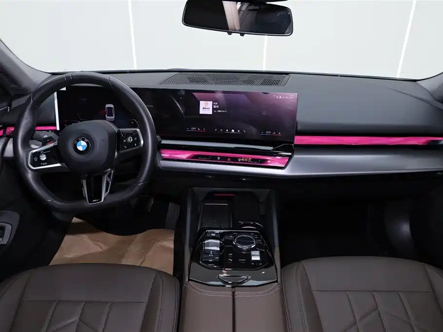 BMW 5 Series 2024 530Li Leading M Sport Package фото 14