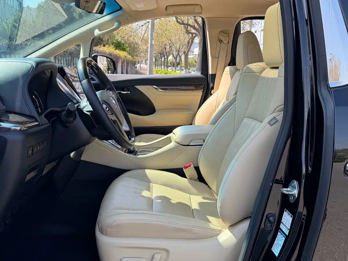 Toyota Vellfire 2021 Crown Hybrid 2.5L HV Premium Edition фото 7