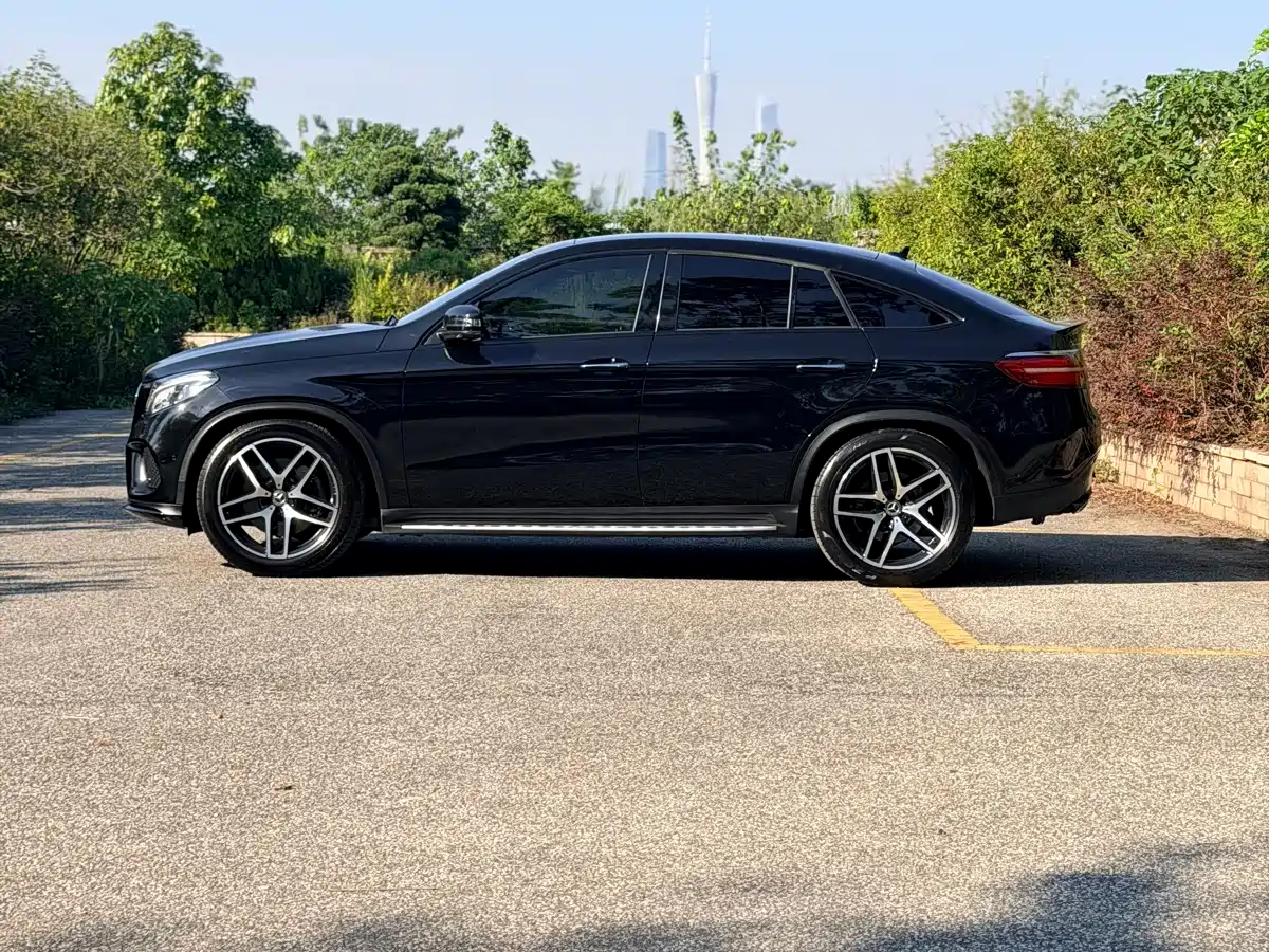 Mercedes-Benz GLE Coupe 2017 GLE 500 4MATIC Coupe SUV фото 9