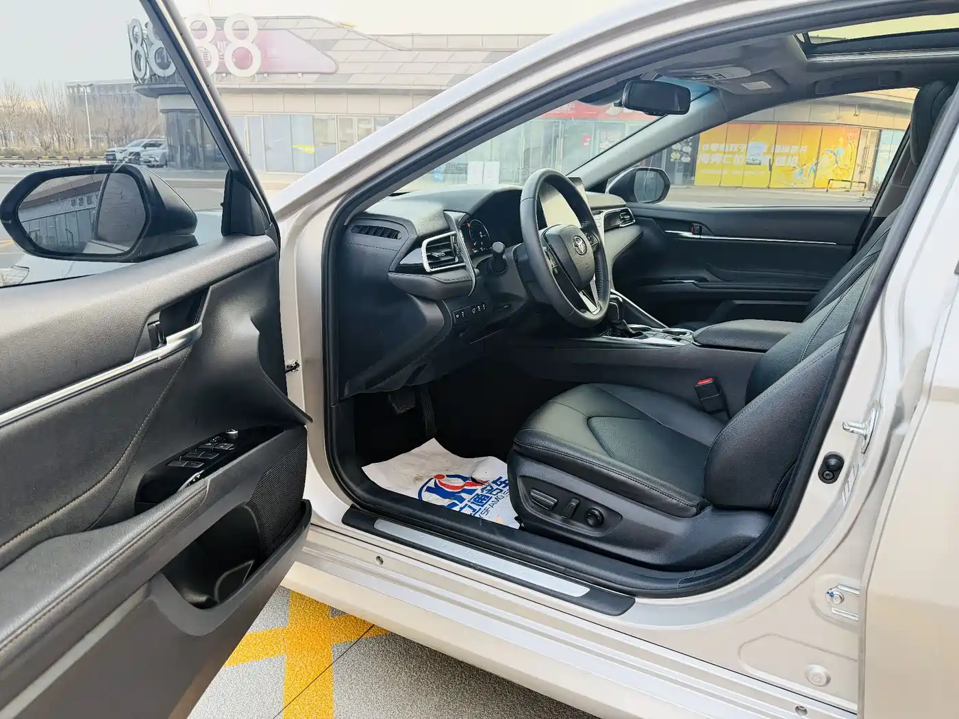 Toyota Camry 2021 2.5G Luxury Edition фото 12