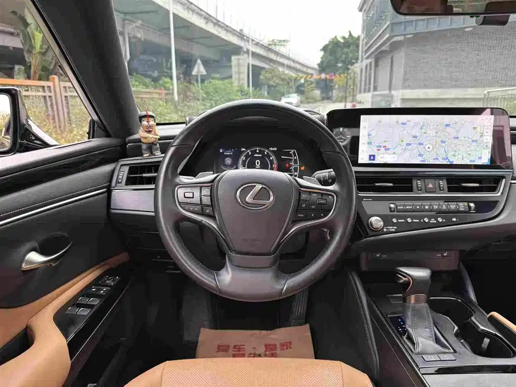 Lexus ES 2022 200 Excellence Edition фото 9