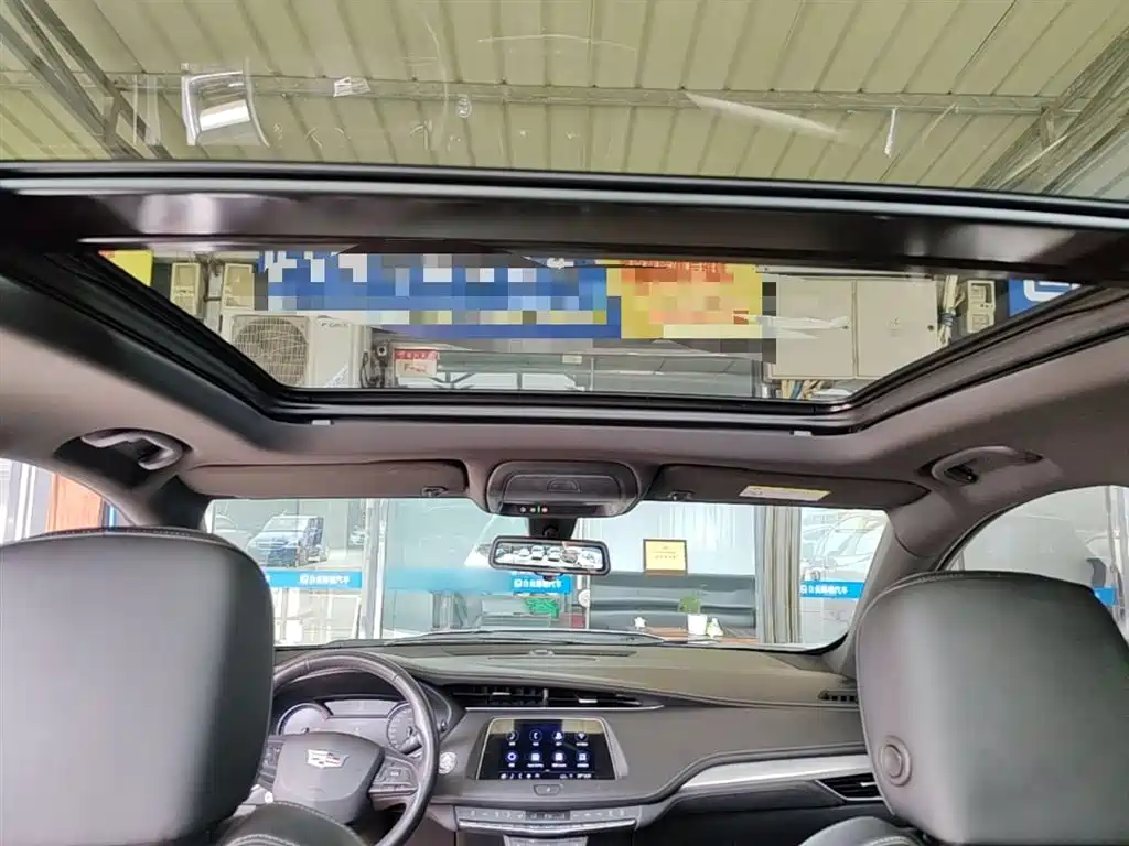 Cadillac XT4 2018 Model 28T 2WD Luxury фото 18