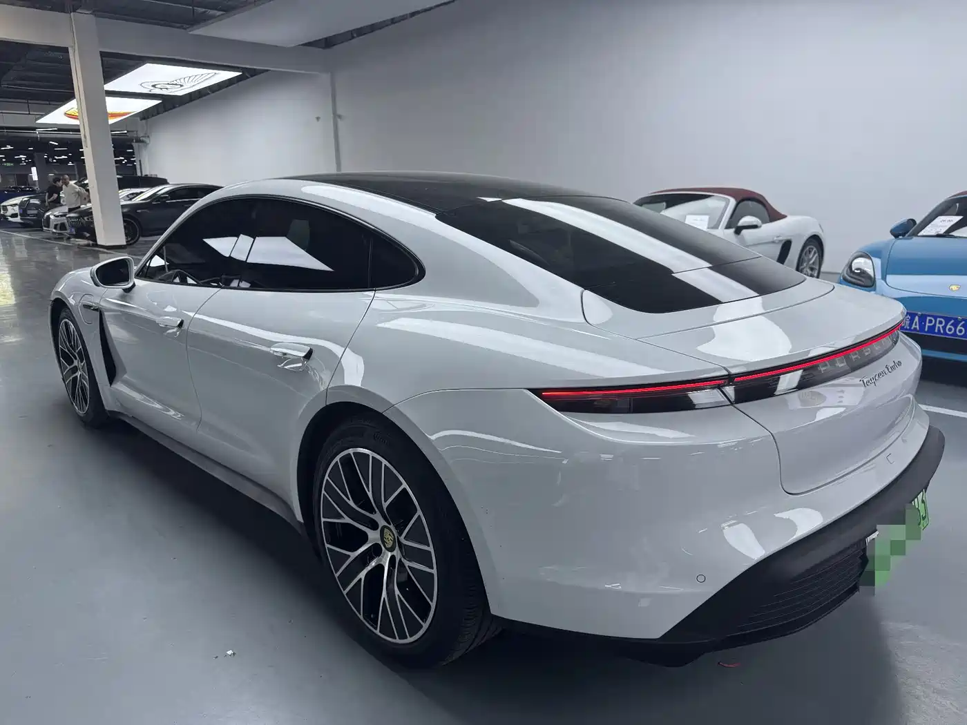 Porsche Taycan 2020 Taycan фото 13