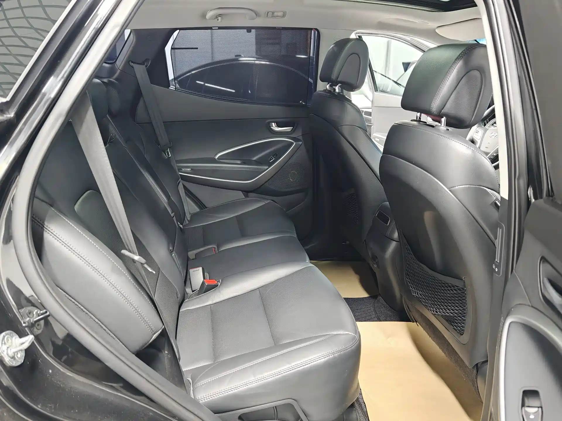 صورة 9 - Hyundai Santa Fe