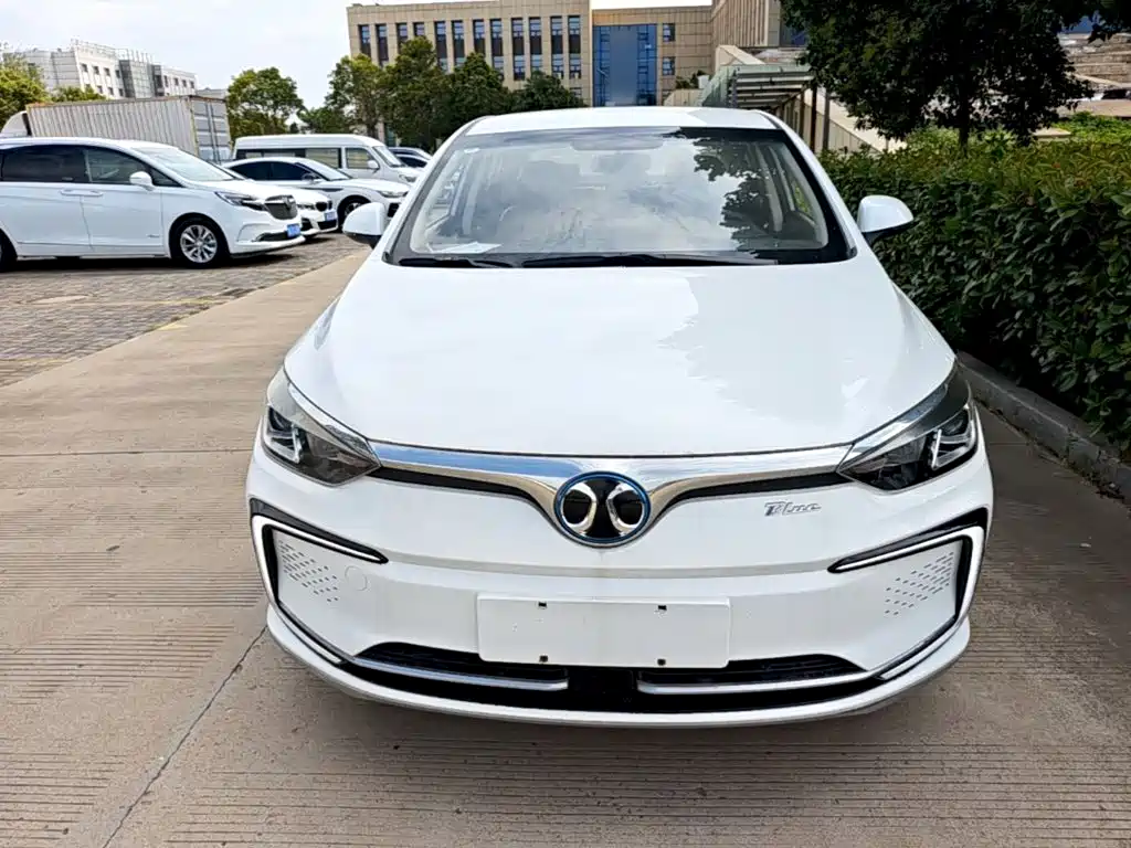 Photo 3 - BAIC Beijing EU5