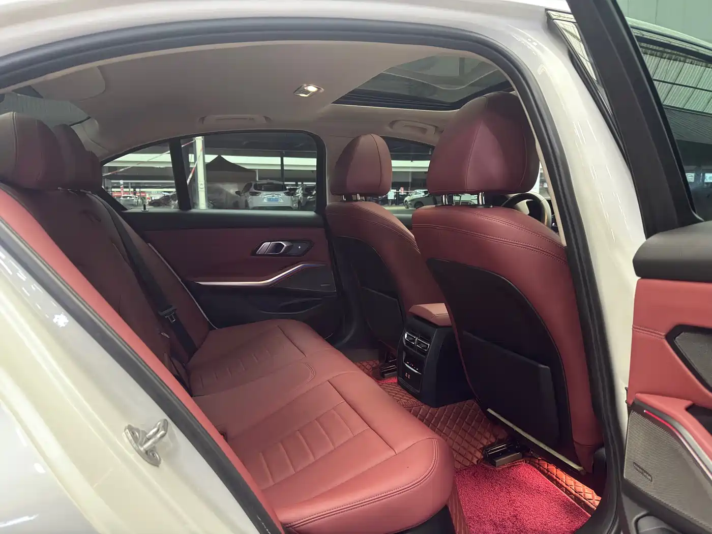 BMW 3 Series 2021 Facelift 325i M Sport Shadow Edition фото 21