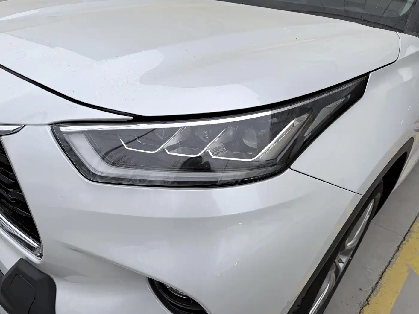 Toyota Highlander 2022 Dual Engine 2.5L 4WD Supreme Edition 7-Seater фото 6
