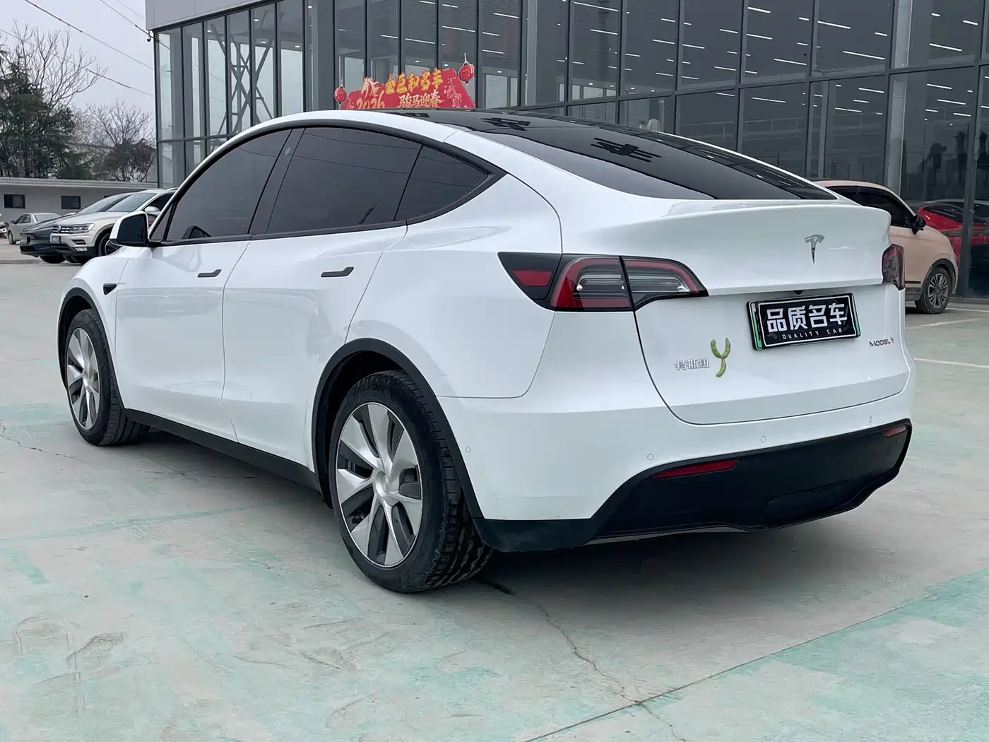 TESLA MODEL Y