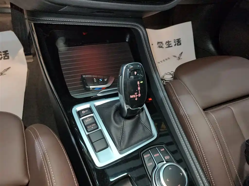 BMW 1 Series 2023 125i M Sport Shadow Edition фото 10