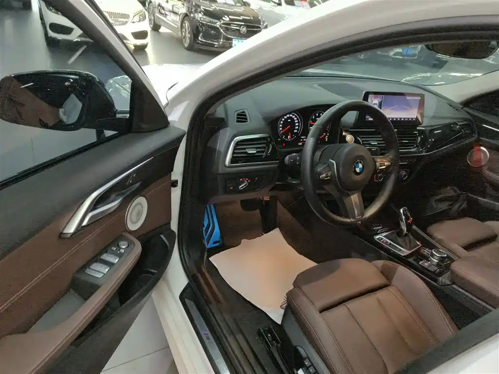 BMW 1 Series 2023 125i M Sport Shadow Edition фото 12