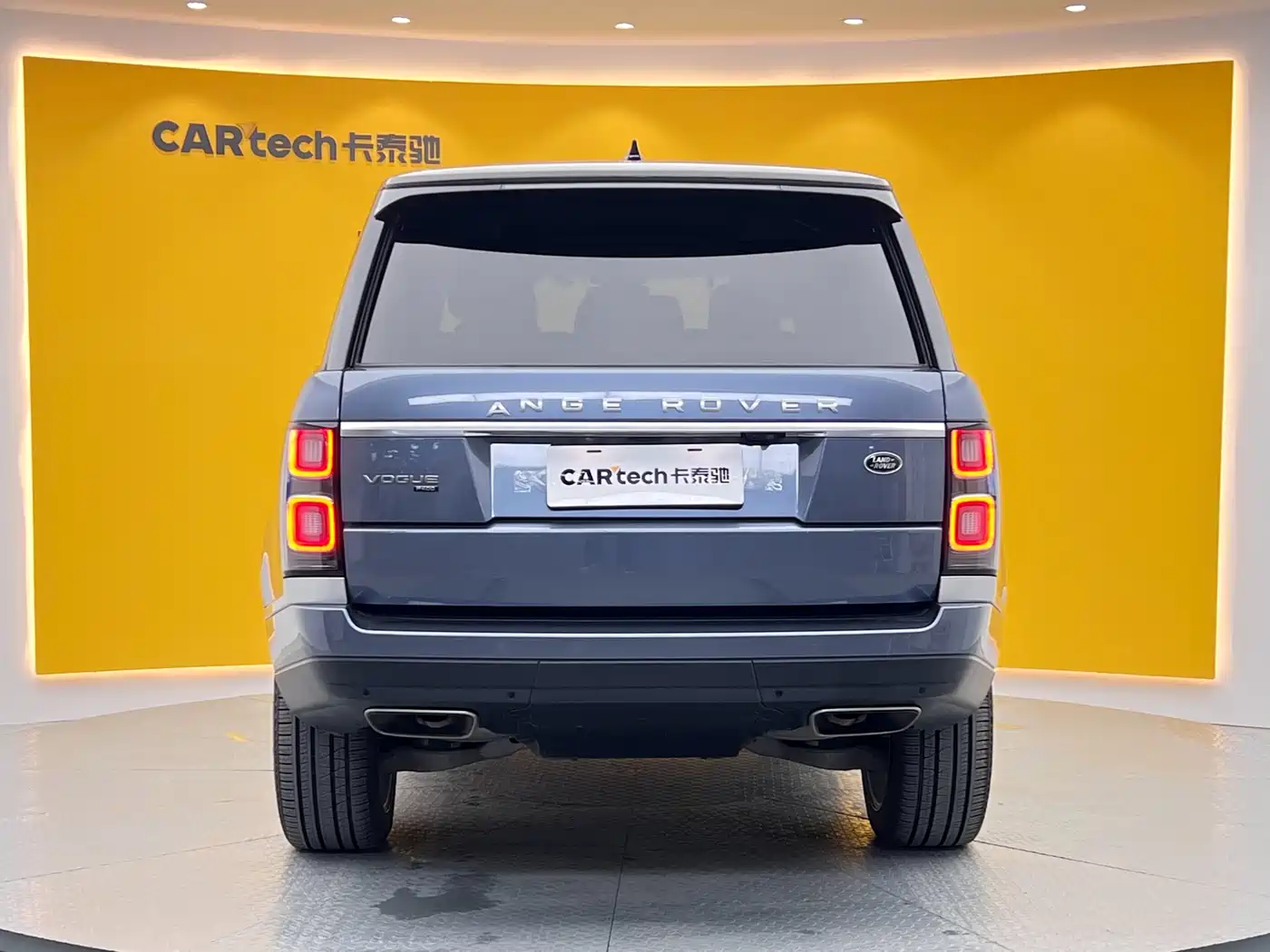 Land Rover Range Rover 2021 3.0 L6 Heritage Extended Classic Edition фото 37