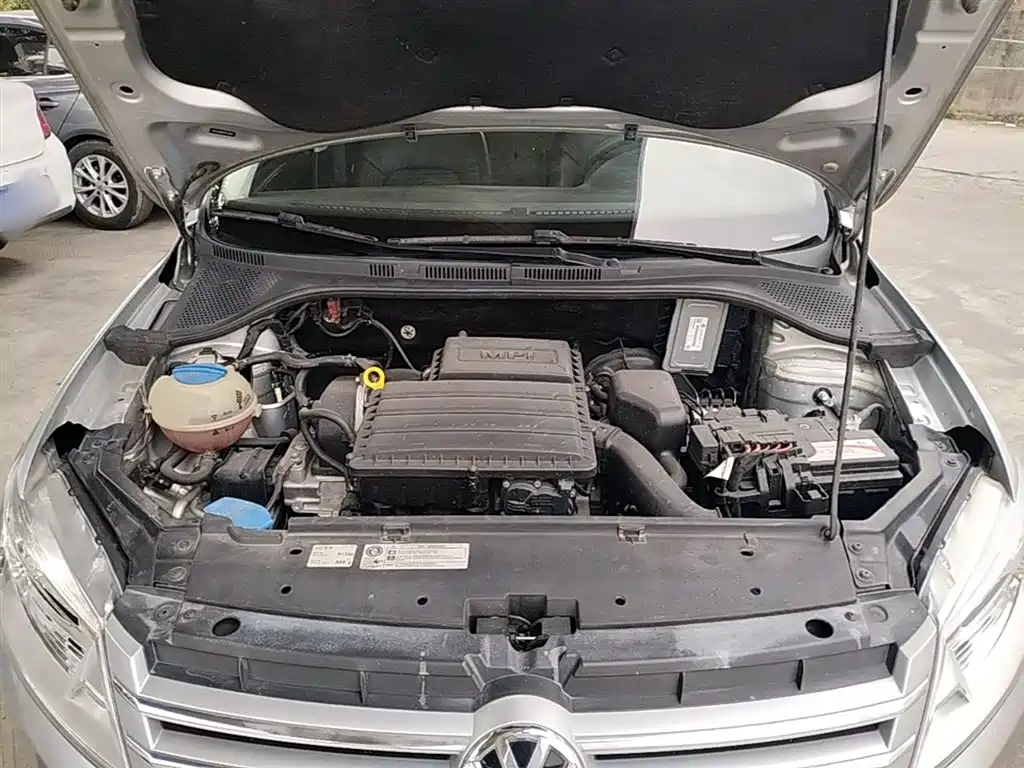 Volkswagen Santana 2015 1.4L Manual Comfort Edition фото 20