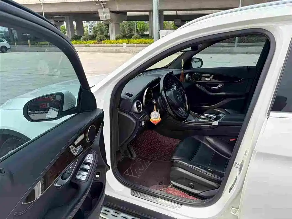 Mercedes-Benz GLC 2017 GLC 260 4MATIC Luxury фото 6