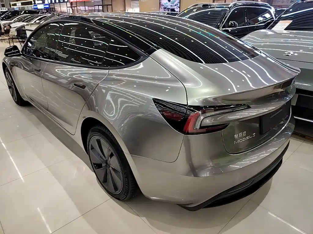Фото 5 - Tesla Model 3