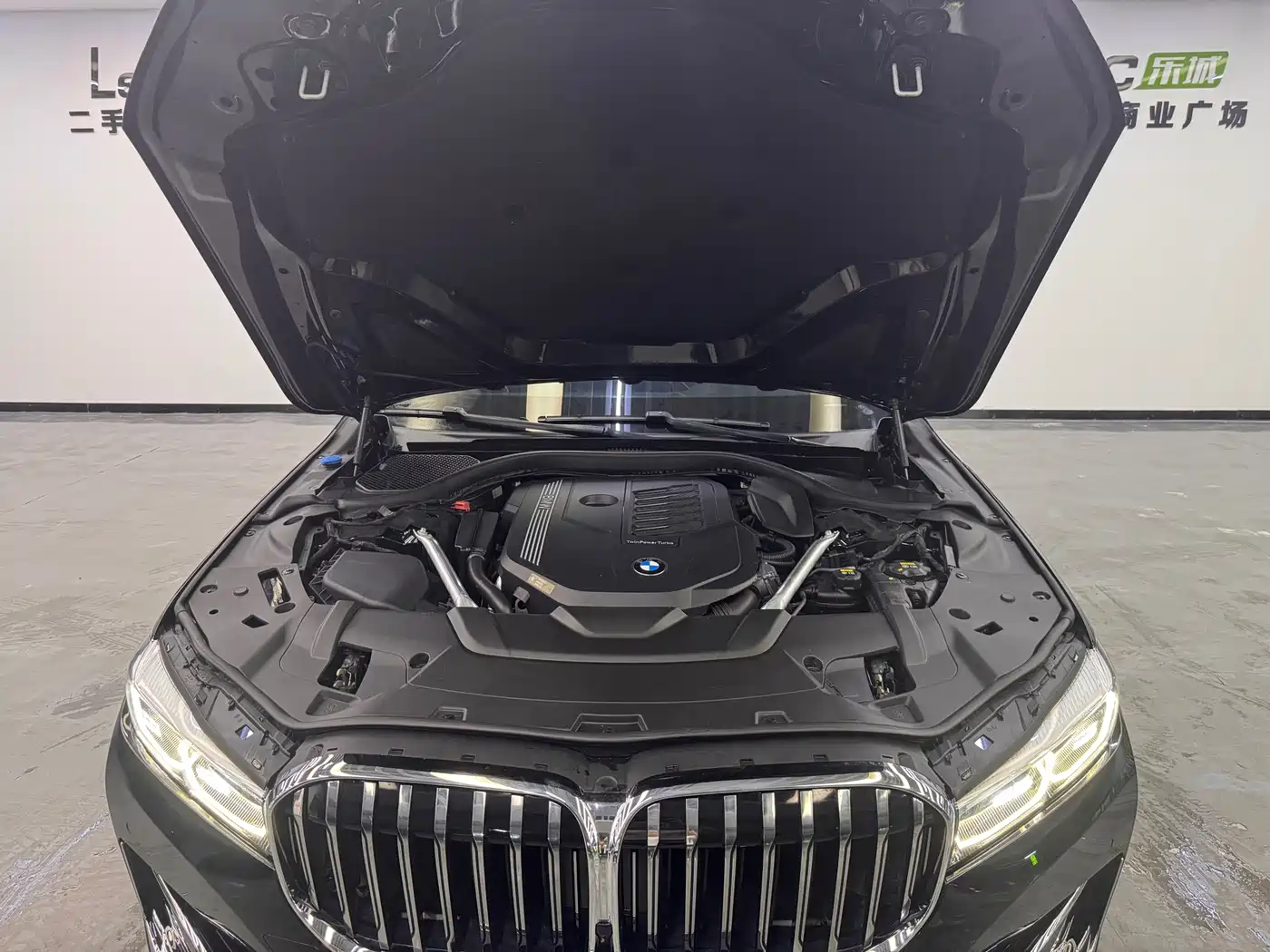 BMW 7 Series 2021 Model 740Li Leading Luxury Package фото 8