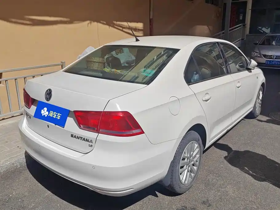 Volkswagen Santana 2013 Model 1.6L Automatic Luxury Edition фото 3