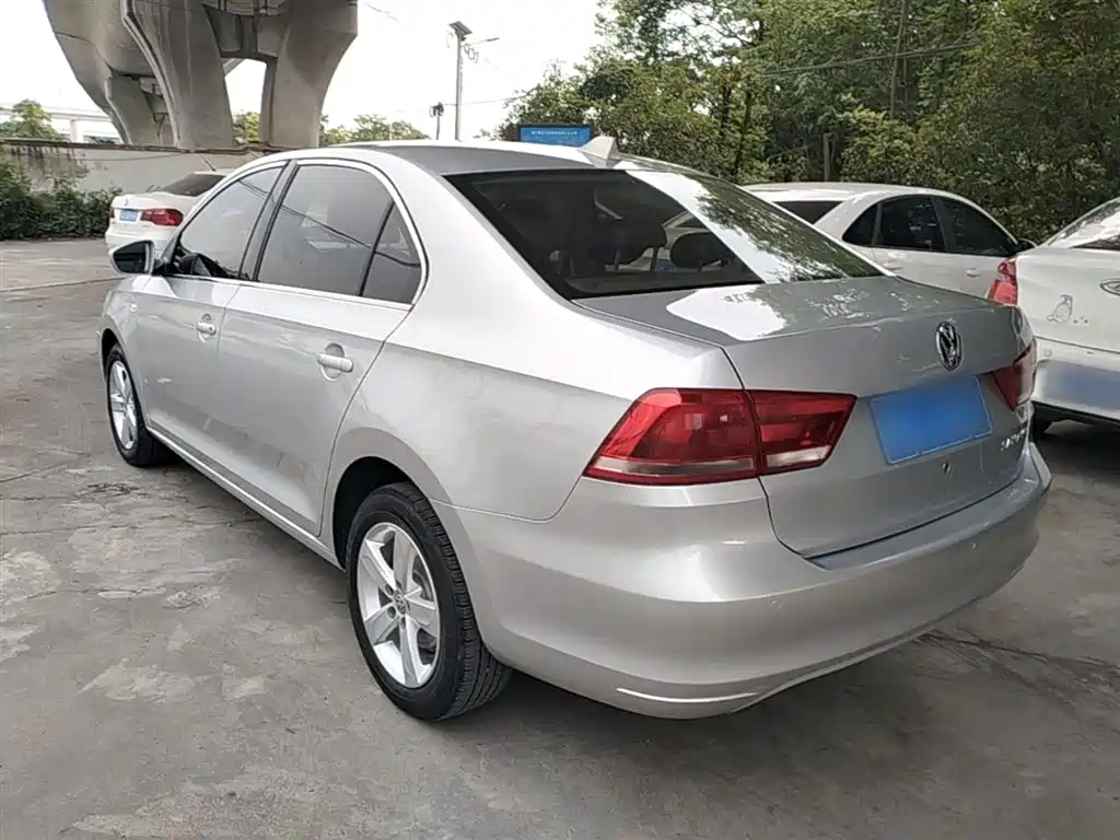 Volkswagen Santana 2015 1.4L Manual Comfort Edition фото 5