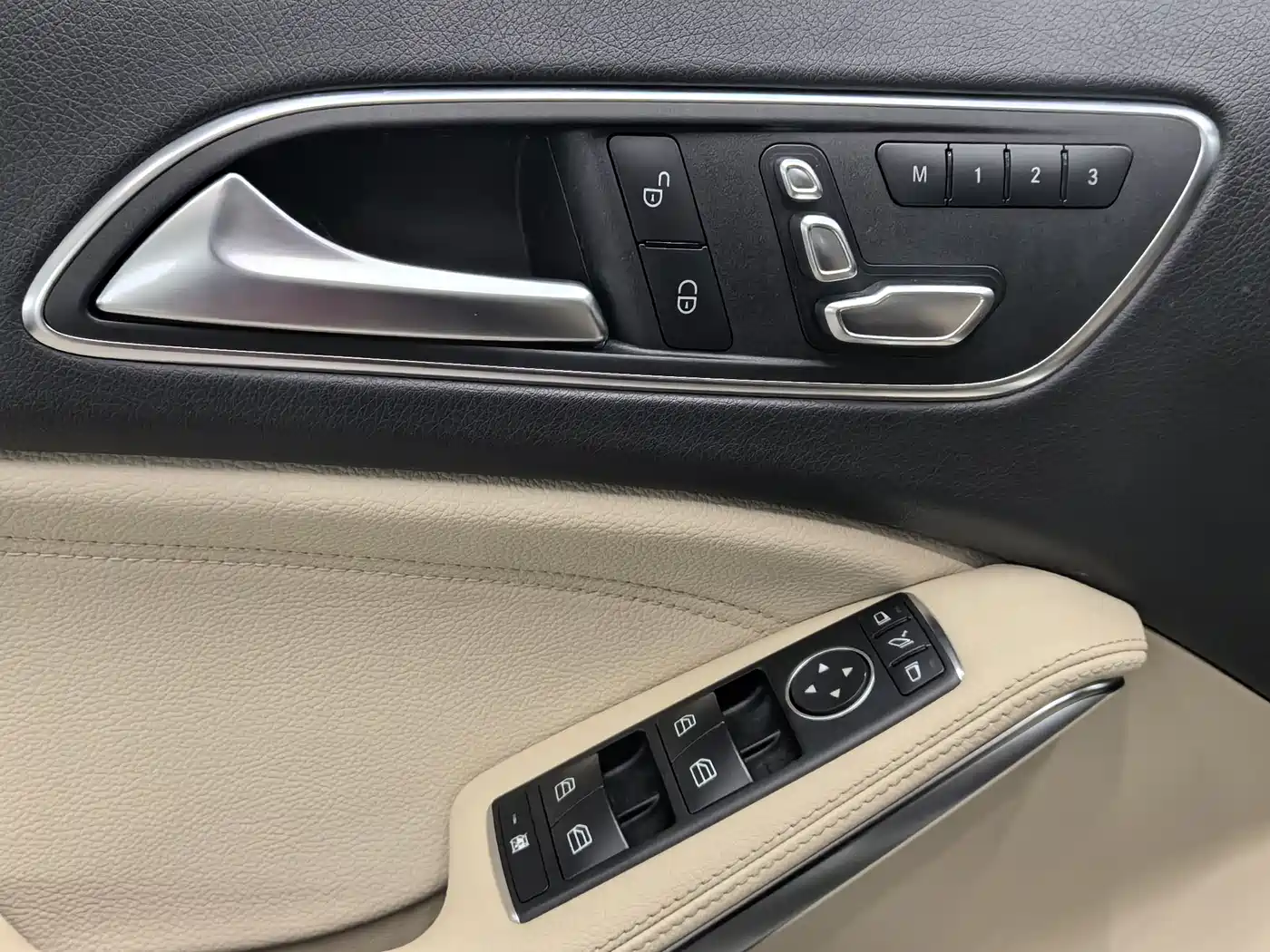 Mercedes-Benz GLA 2017 GLA 220 4MATIC Fashion фото 15