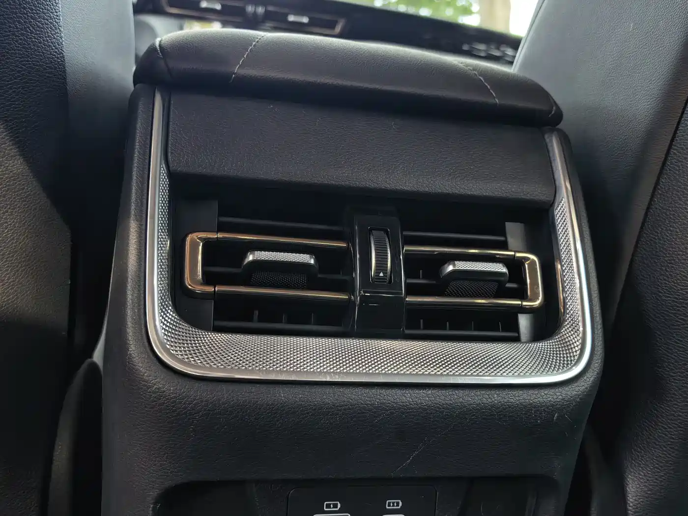 Hongqi H5 2023 2.0T Auto Smart Connect Flag Enjoy фото 23