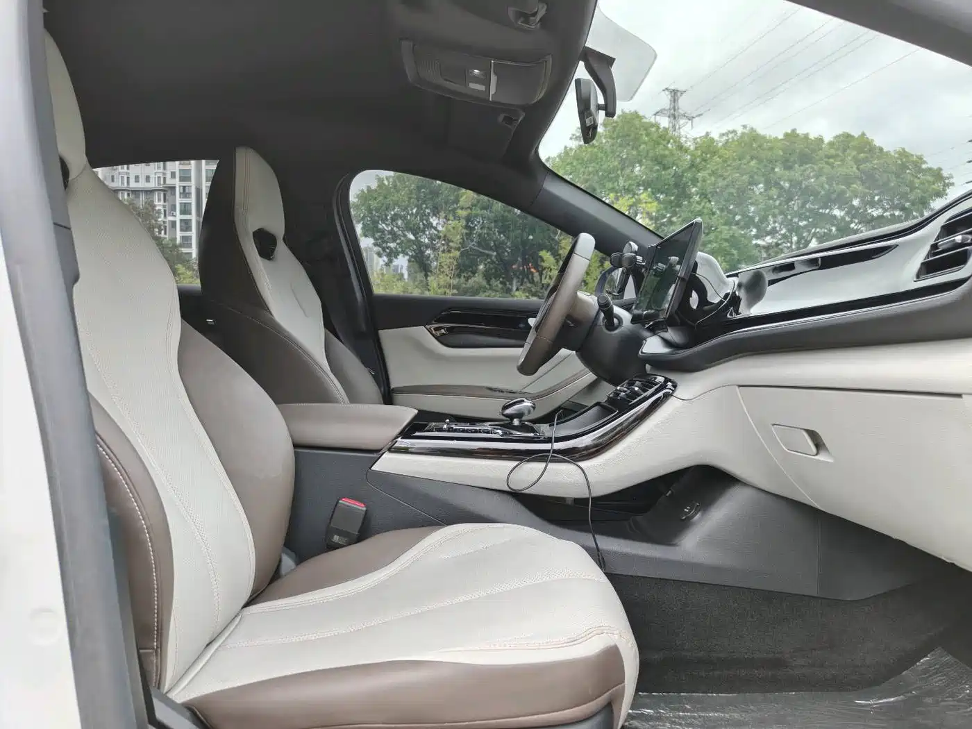 BYD Qin PLUS 2024 Glory Edition DM-i 55KM Leading фото 16
