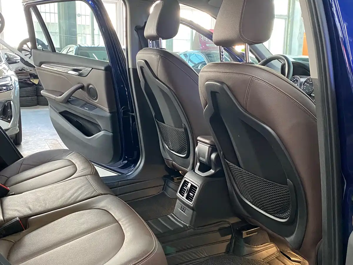 BMW X1 2019 xDrive20Li Premium Model фото 12