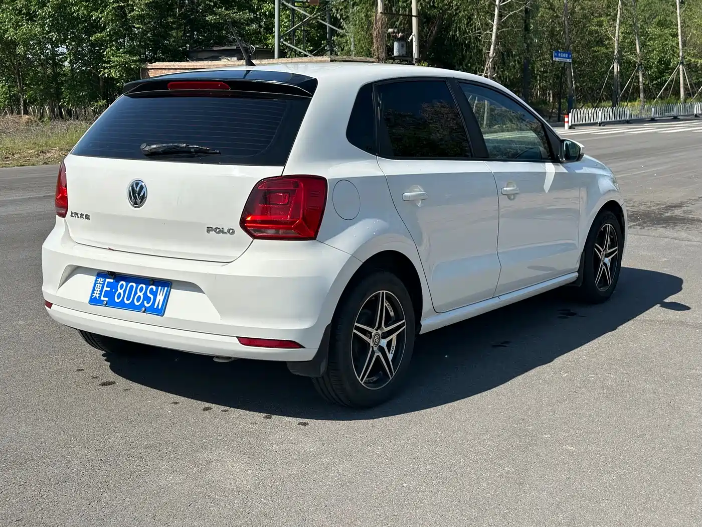 Volkswagen Polo 2016 1.4L Automatic Trend фото 9