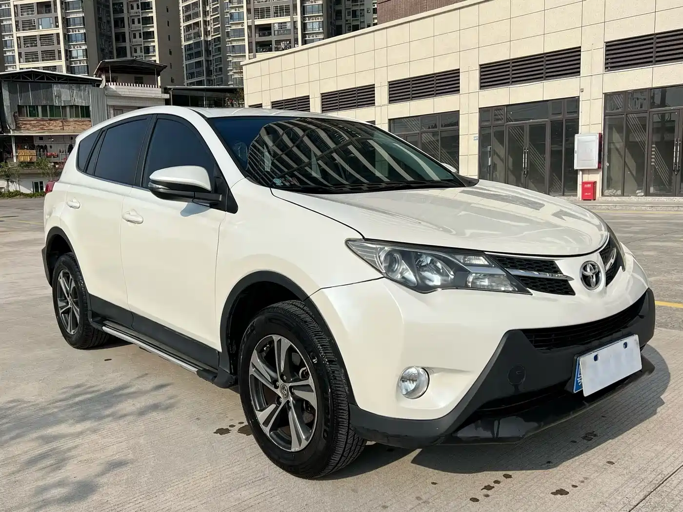 Toyota RAV4 Rongfang 2015 2.0L CVT 2WD Trend Edition фото 3