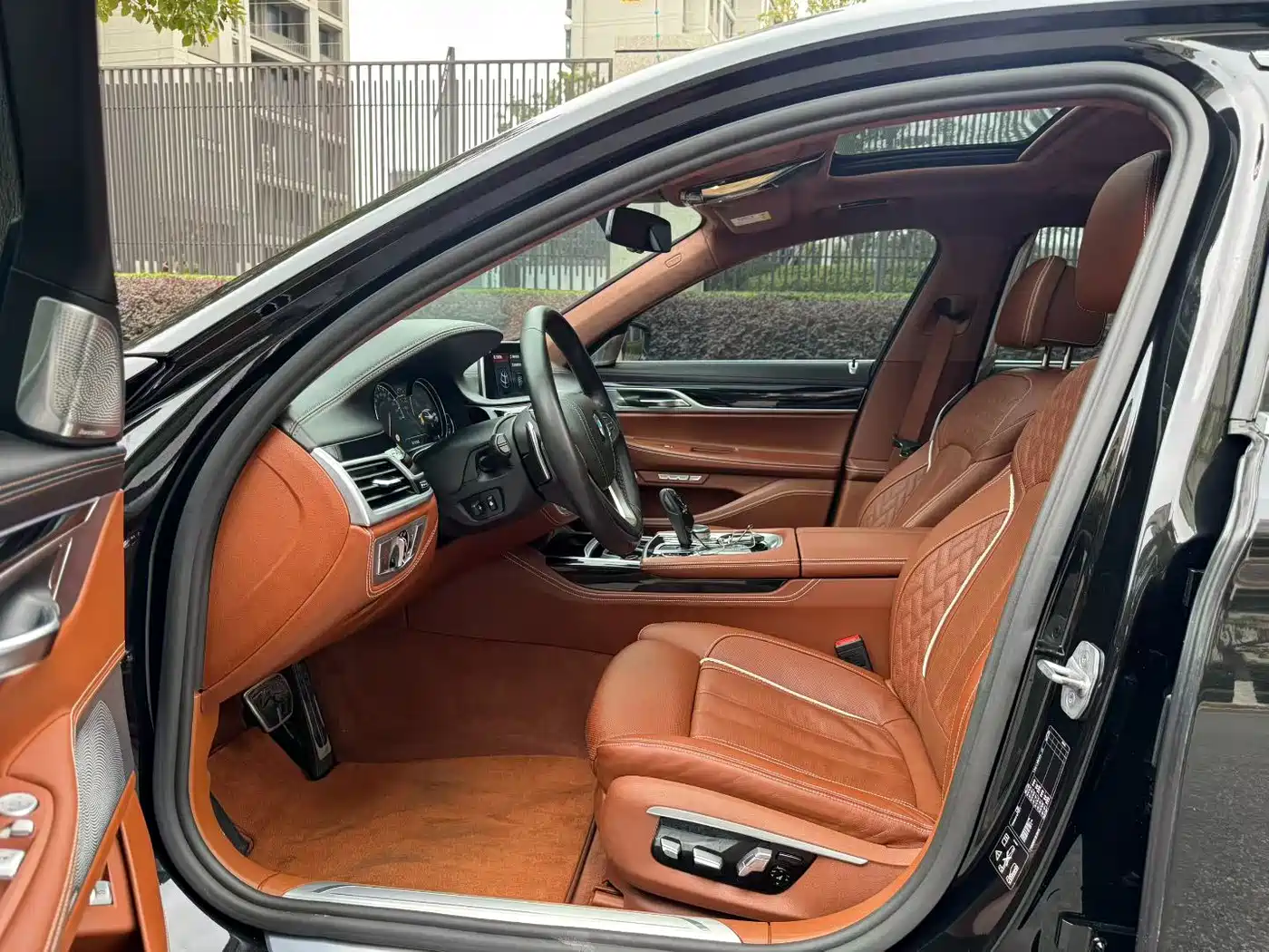 BMW 7 Series 2018 740Li xDrive Premium Type M Sport Package фото 11
