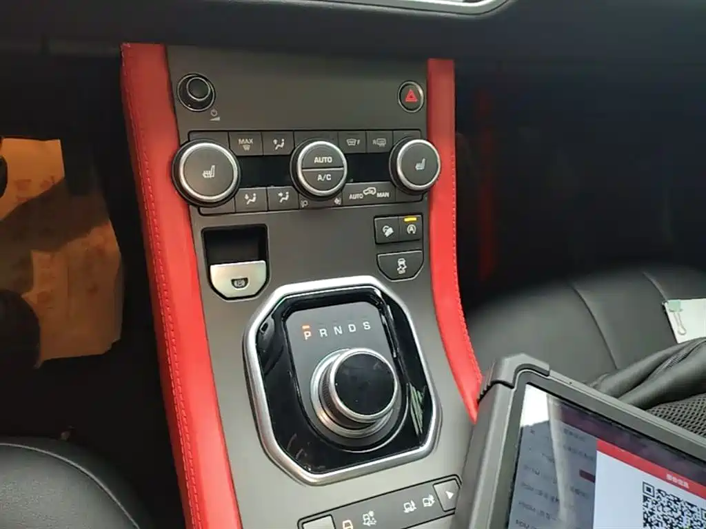 Land Rover Range Rover Evoque 2017 2.0T British Style Edition фото 14