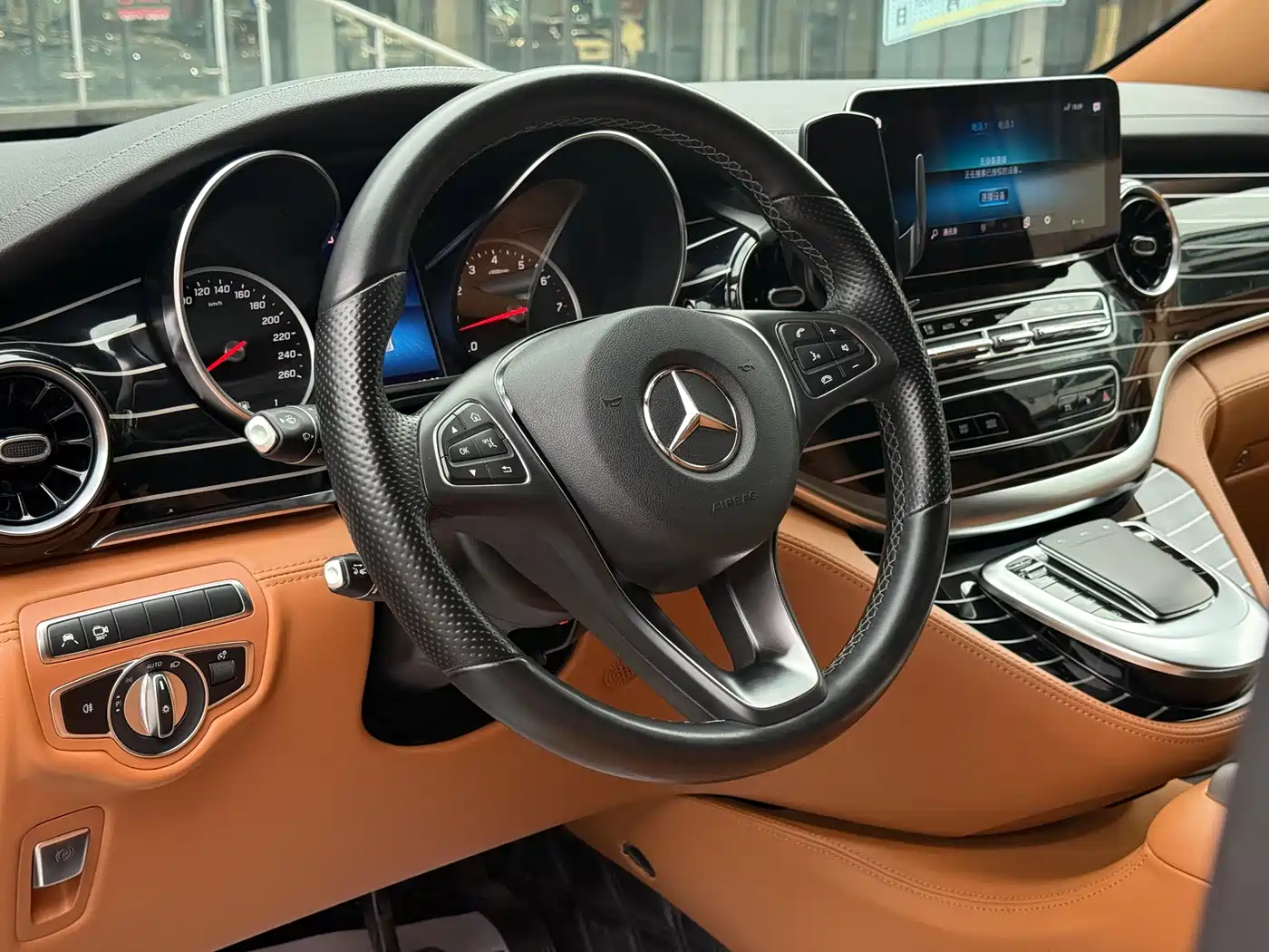 Mercedes-Benz V-Class 2022 V 260 L Long Wheelbase Luxury Edition фото 7