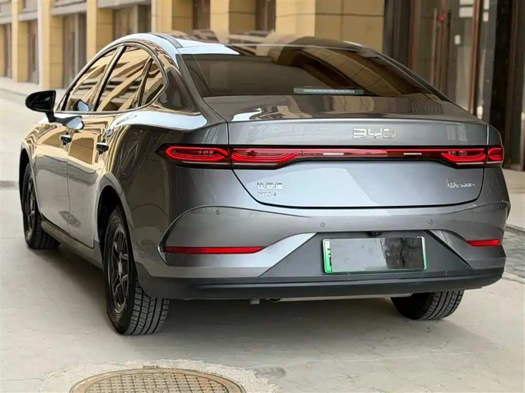 BYD Qin PLUS 2025 DM-i Smart Drive 55KM Leader фото 9