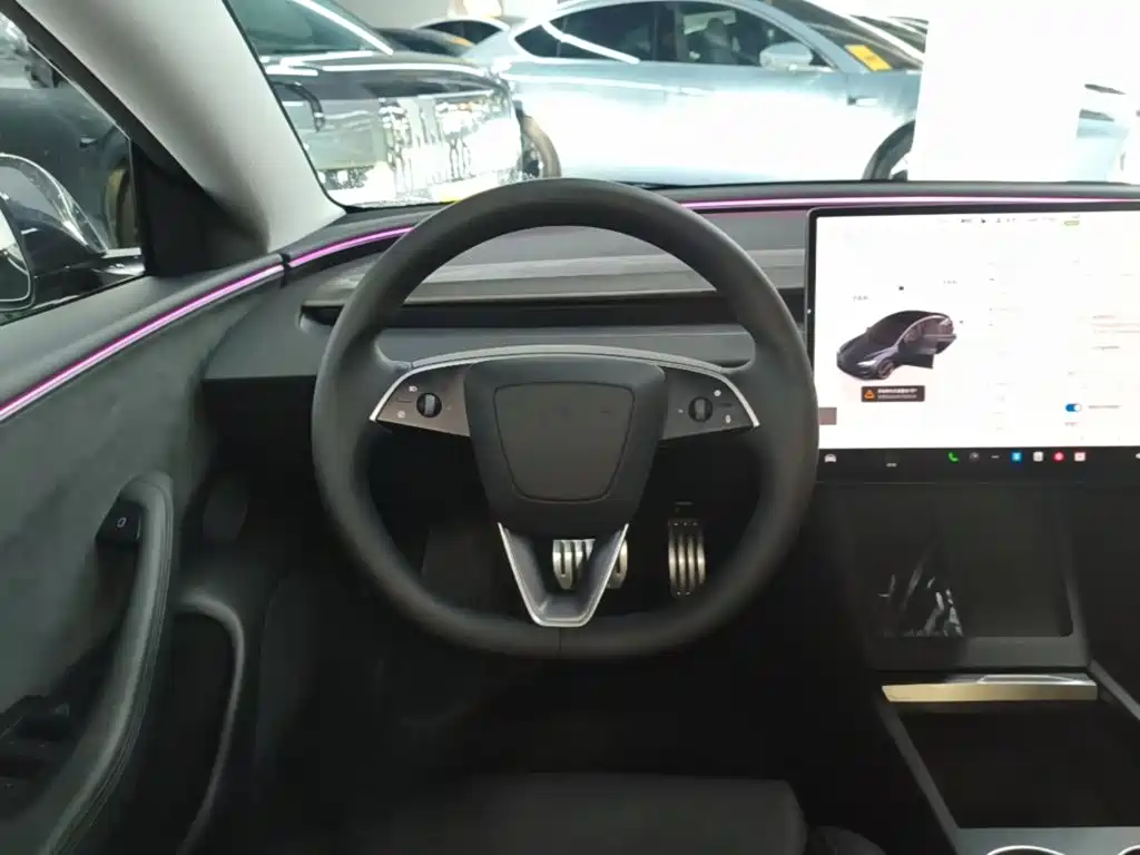 Фото 7 - Tesla Model 3