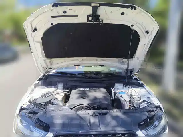 Audi A4L 2013 40 TFSI quattro Personality Sport — фото 3