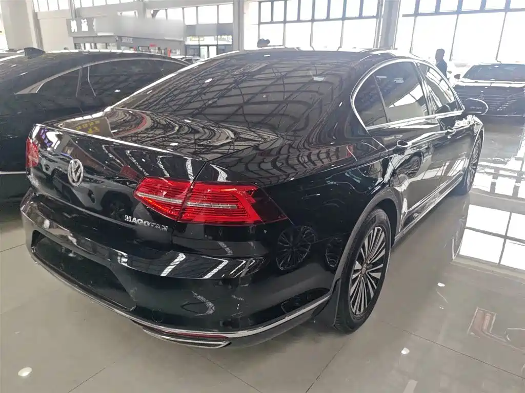 Volkswagen Magotan 2018 Facelift 380TSI DSG Luxury фото 5