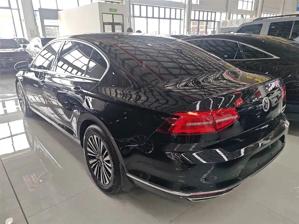 Volkswagen Magotan 2018 Facelift 380TSI DSG Luxury фото 8