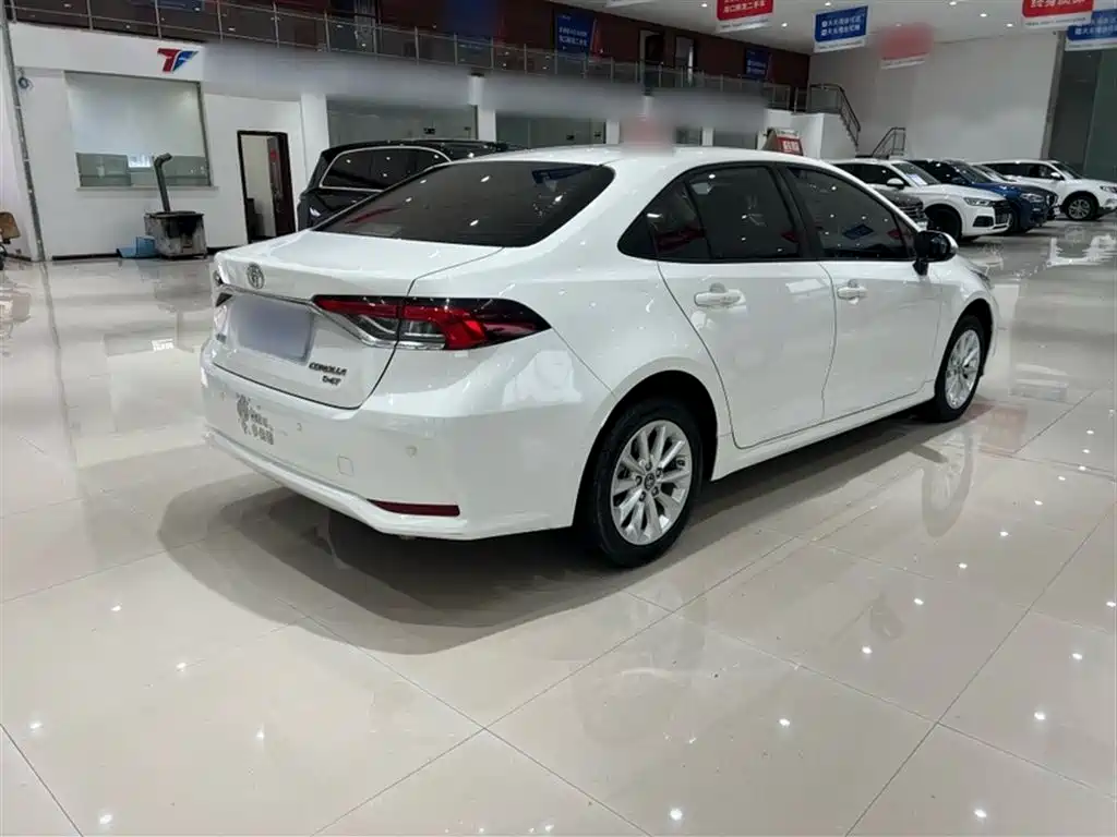 Toyota Corolla 2021 1.2T S-CVT Luxury Edition фото 12
