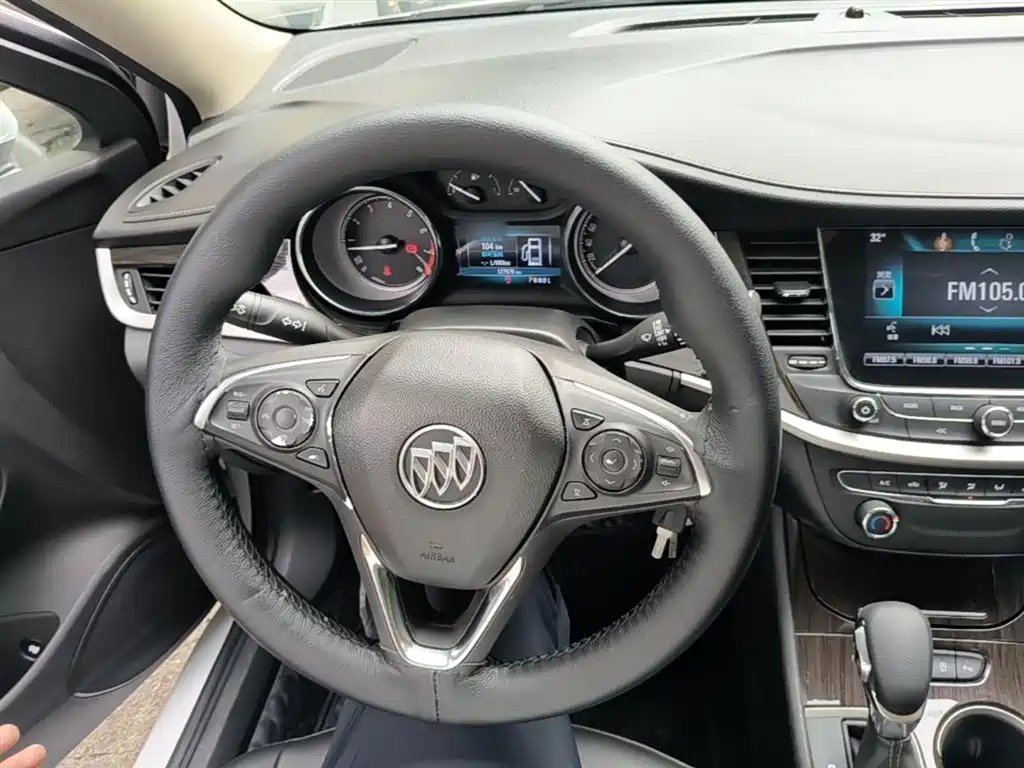 Buick Verano 2018 Sedan 20T Dual Clutch Leading фото 11