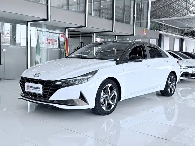 Hyundai Elantra 1.5L CVT LUX, Премиум