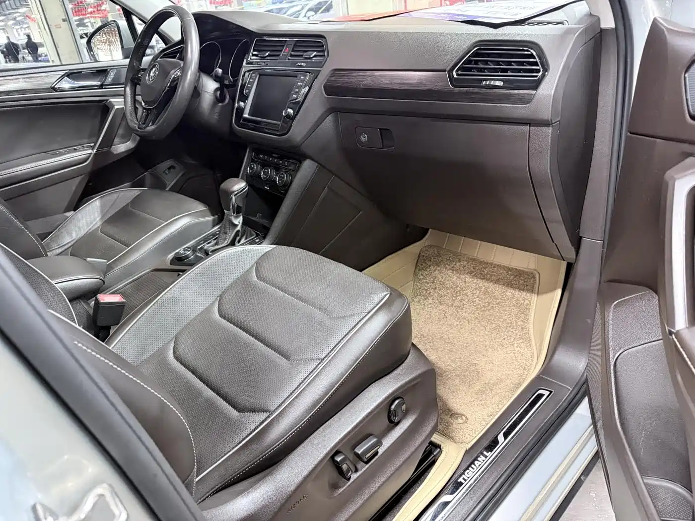 Volkswagen Tiguan L 2017 380TSI Automatic 4WD Flagship Edition фото 17