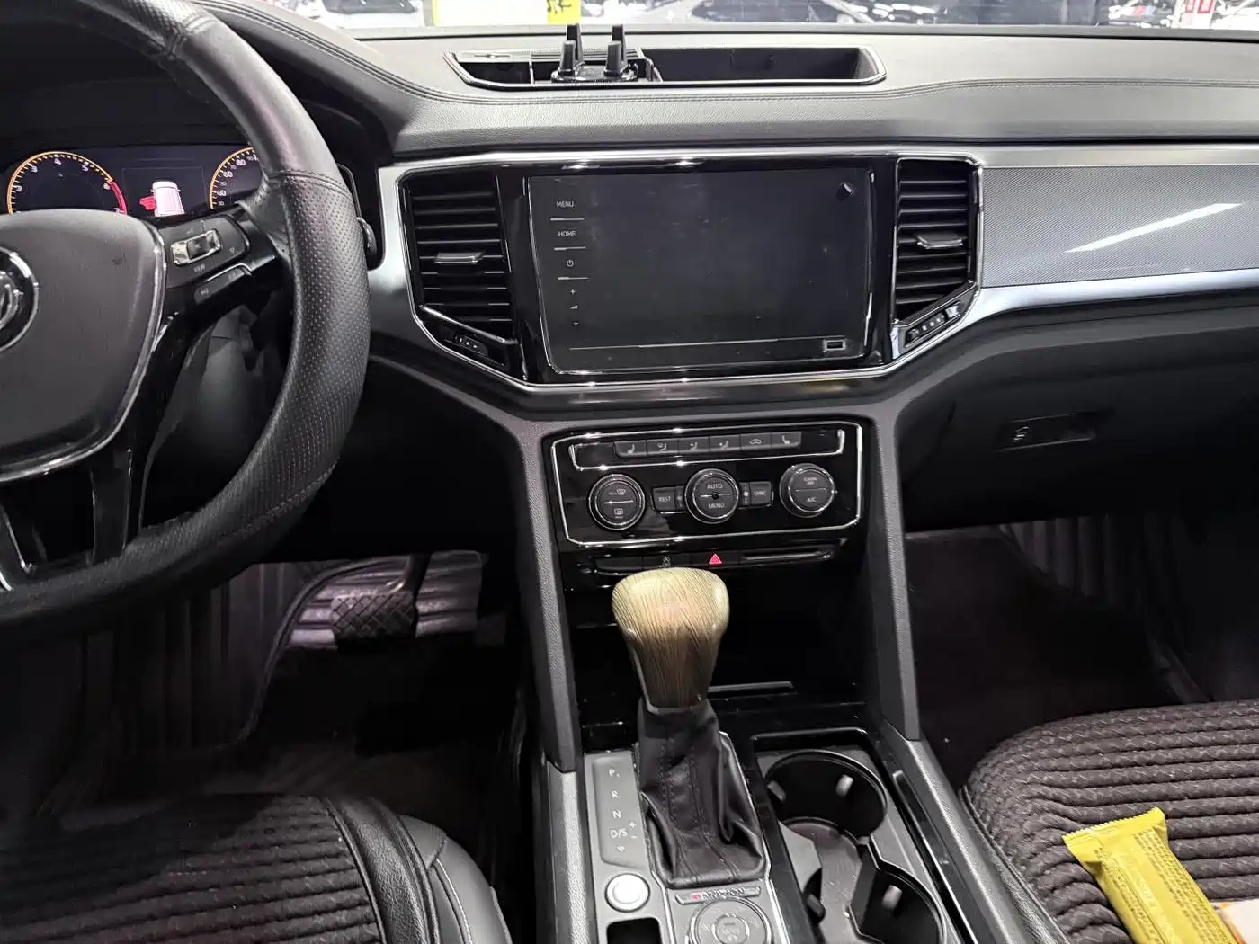 Volkswagen Teramont 2019 380TSI 4WD Luxury Edition China VI фото 17