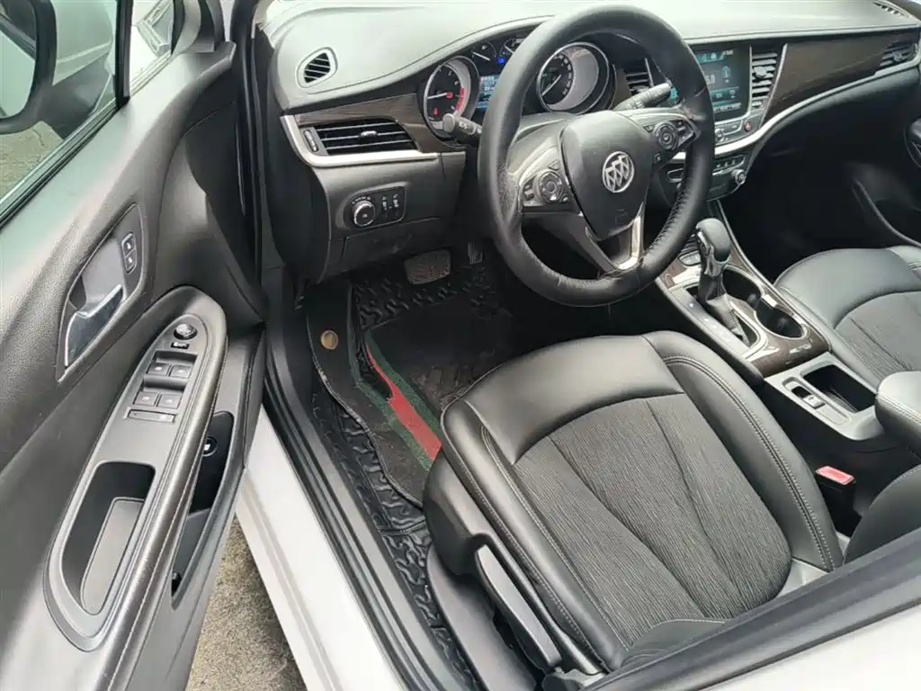 Buick Verano 2018 Sedan 20T Dual Clutch Leading фото 16