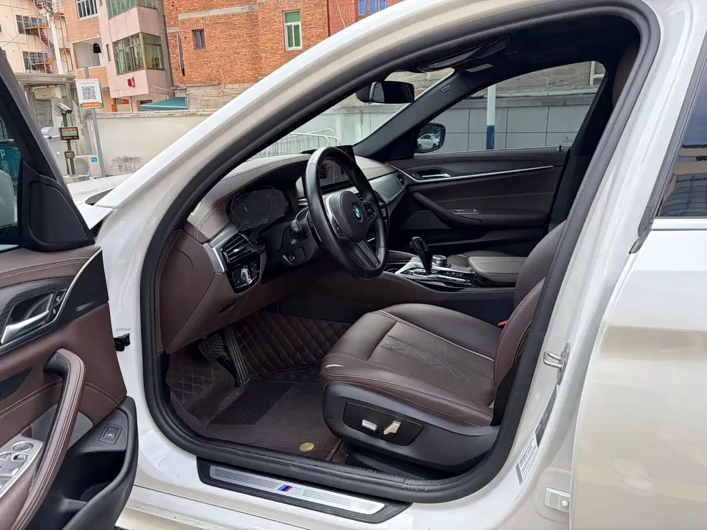 BMW 5 Series 2022 530Li Leading M Sport Package фото 4